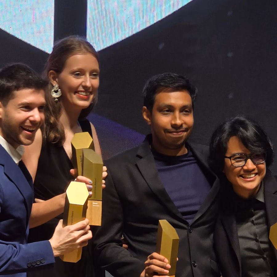 Damith De Silva with fellow Mindvalley Leadership Award recipients
